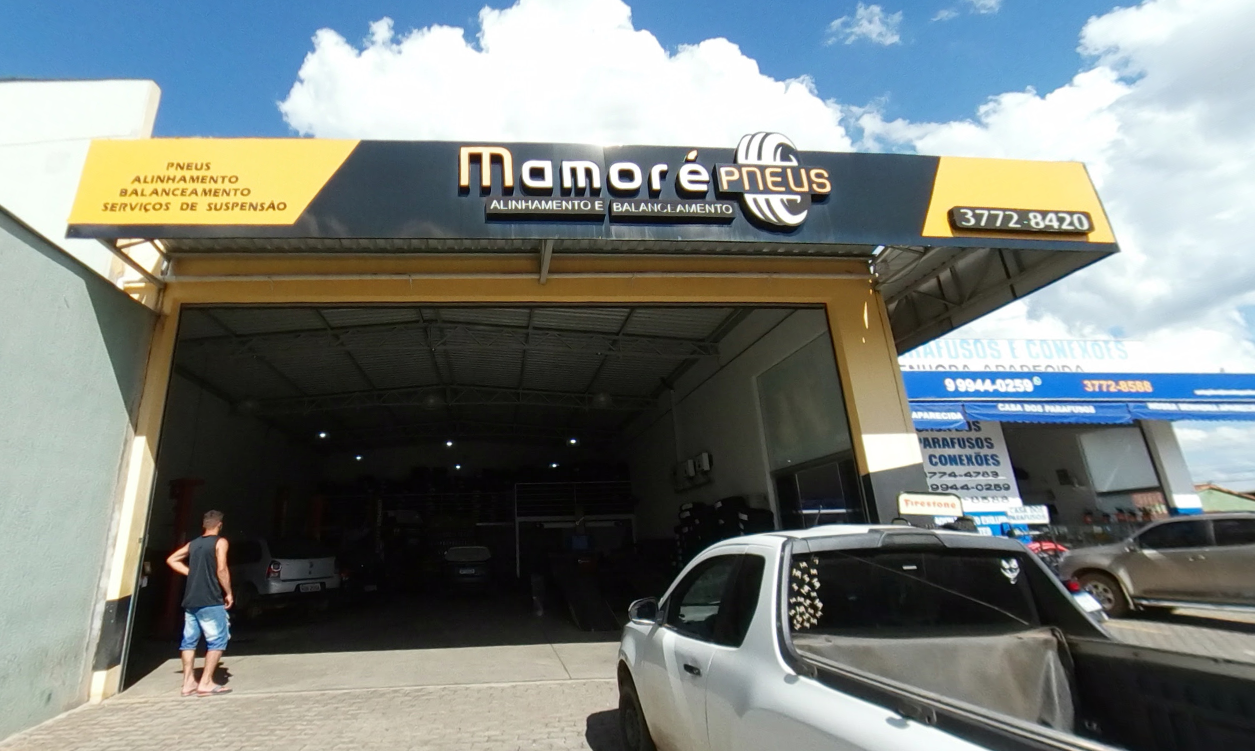 Fachada da loja Mamoré Pneus em Sete Lagoas, MG